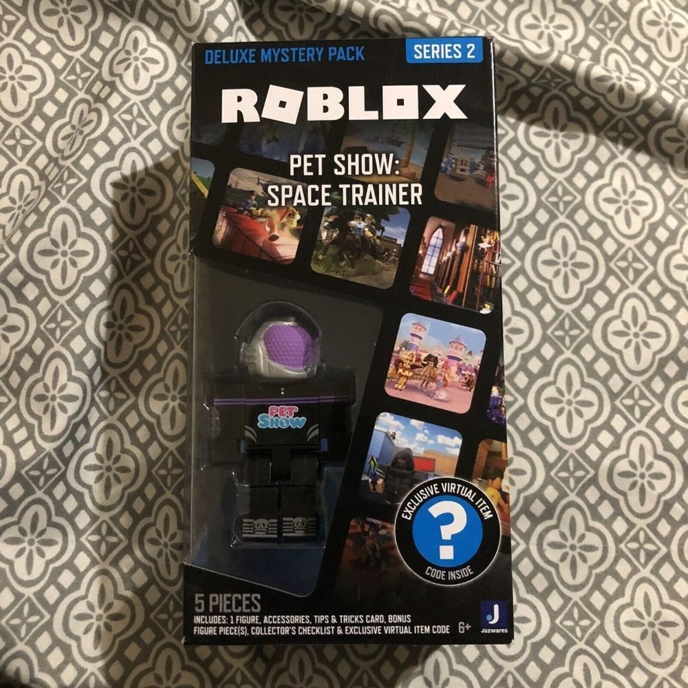 Roblox Deluxe Mystery Pack Pet Show: Space Trainer Series 2 - BRAND NEW